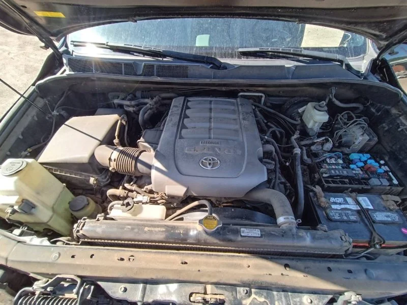 Продажа Toyota Sequoia 5.7 (381Hp) (3UR-FE) 4WD AT по запчастям