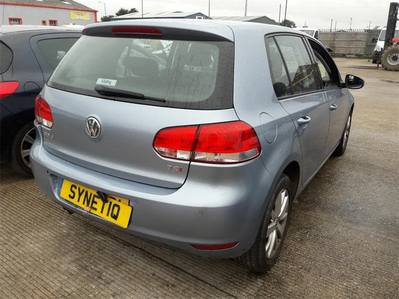 Продажа Volkswagen Golf 1.4 (122Hp) (CAXA) FWD AT по запчастям