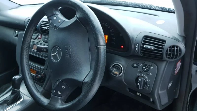 Продажа Mercedes-Benz C class 2.6 (170Hp) (112.912) RWD AT по запчастям
