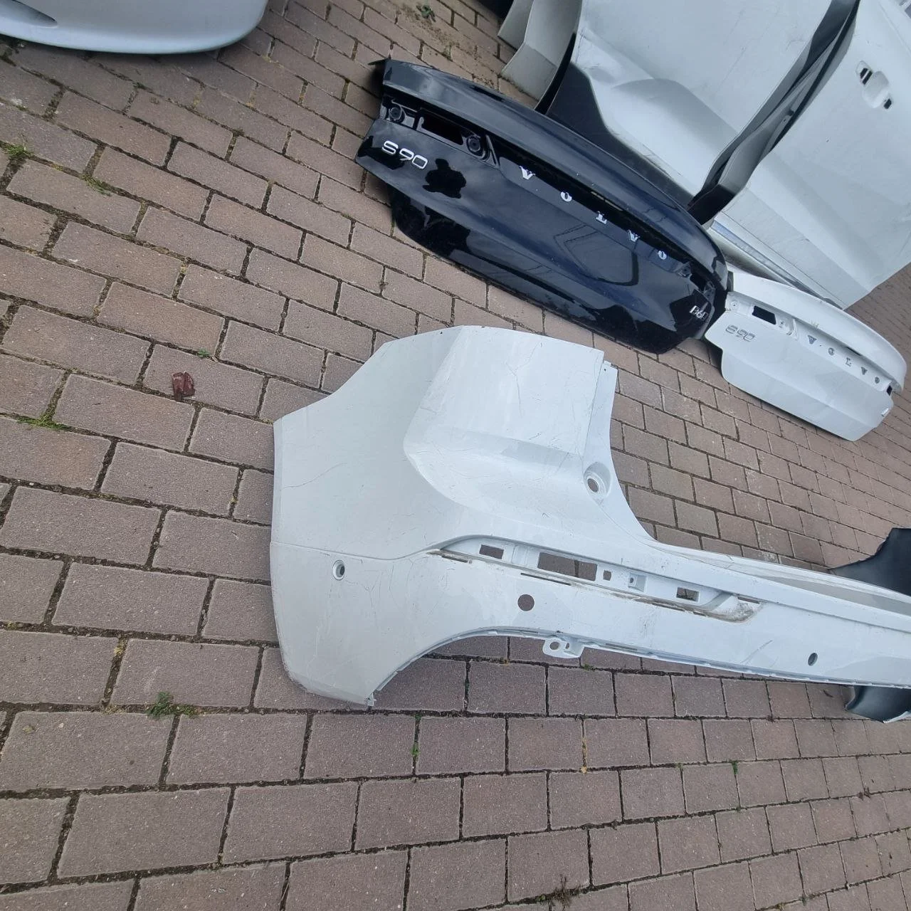 Бампер задний для Volvo XC60 2017+ Volvo XC60 Y20 2008-2017 Volvo XC60 2 2017-2021