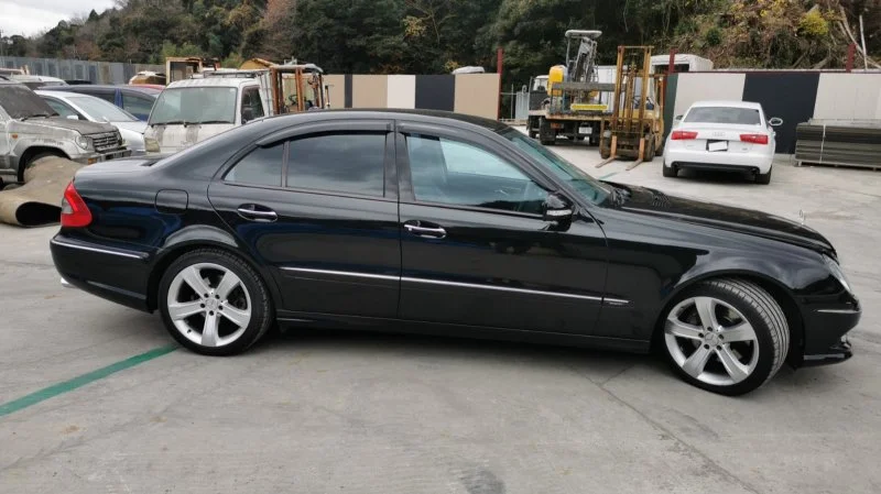 Продажа Mercedes-Benz E class 3.0 (231Hp) (272.943) RWD AT по запчастям