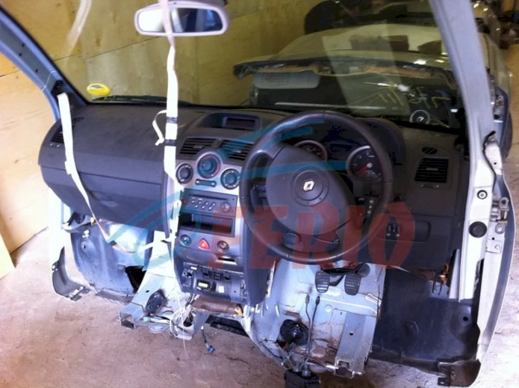 Продажа Renault Megane 1.6 (115Hp) (K4M 760) FWD MT по запчастям