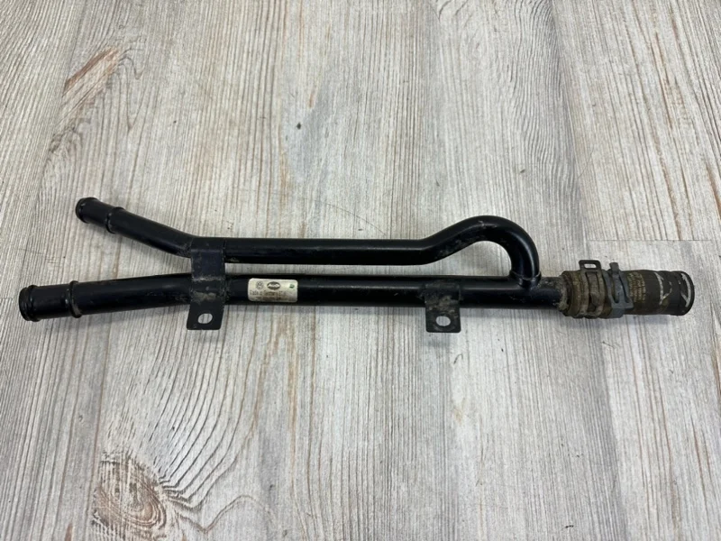 Трубопровод системы охлаждения VW Touareg 2 2010-2018 7P