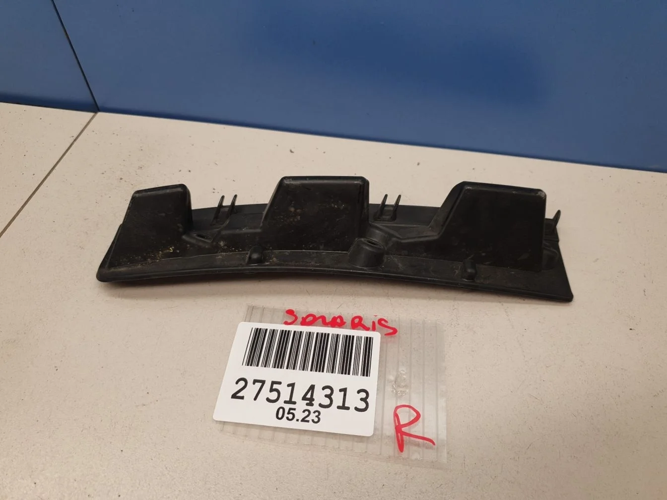 Кронштейн фары правый для Hyundai Solaris 2017-