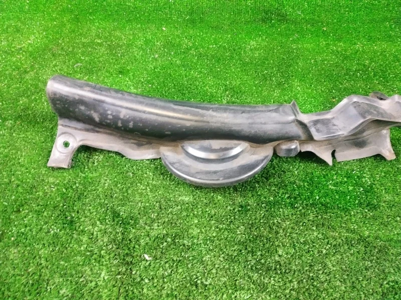 Уплотнительная резинка BMW F30