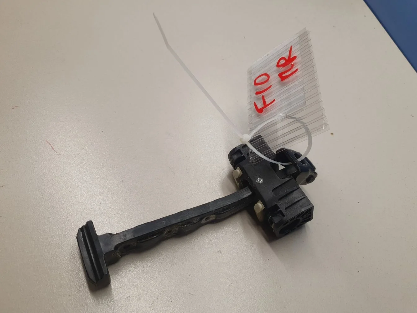 Ограничитель двери передней для BMW 5 F10 2009-2017