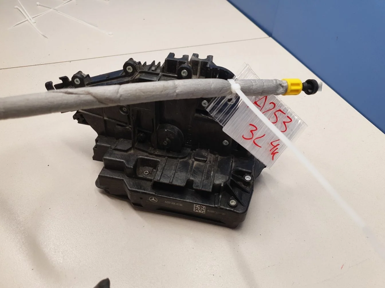 Замок двери задней левой для Mercedes GLC-klasse X253 2015-