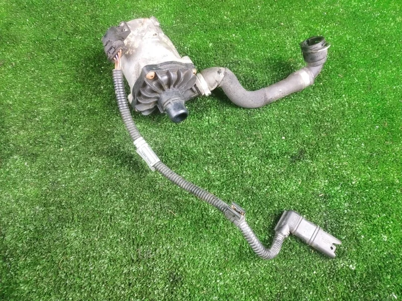 Дополнительная водяная помпа BMW 550i 2011 F10