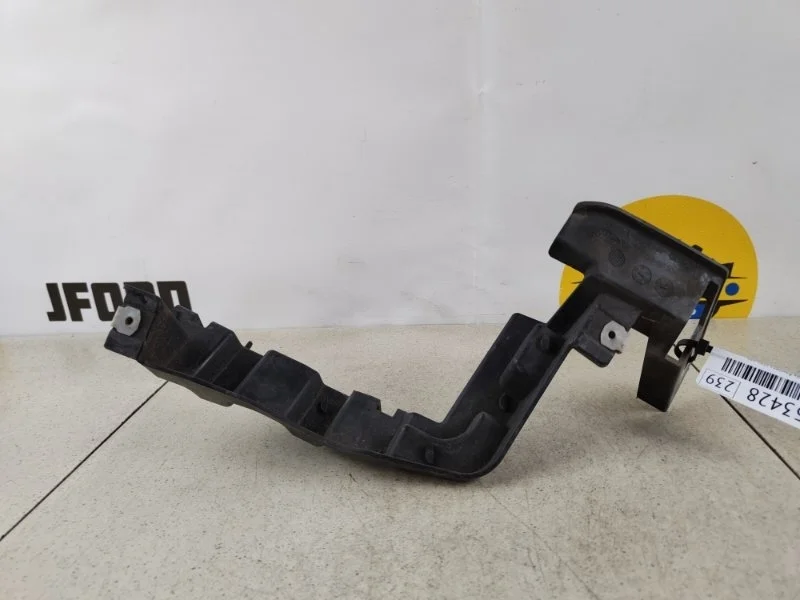 Кронштейн бампера Land Rover Range 4 2013 L405