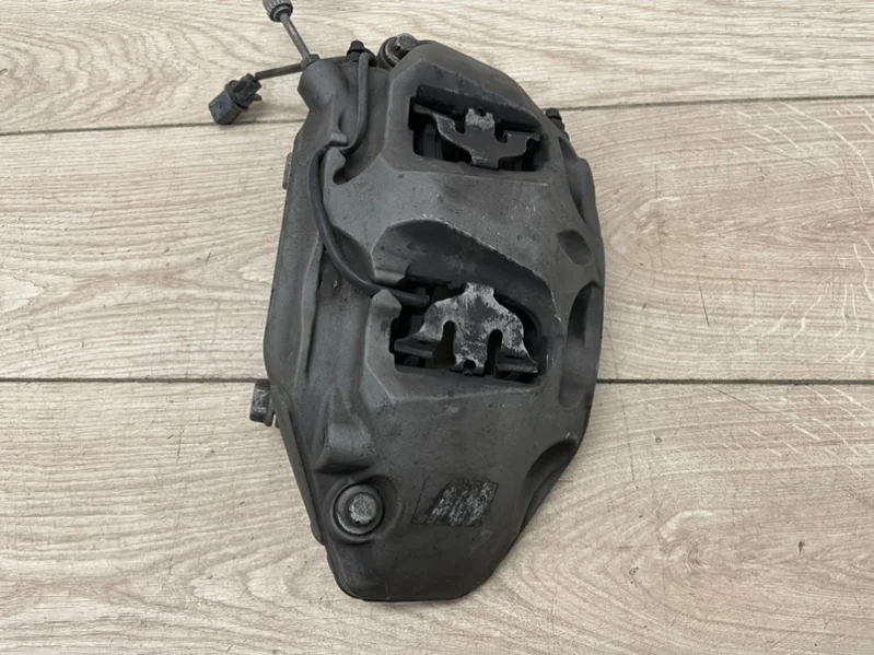 Суппорт тормозной Audi Q7 2015- 4M