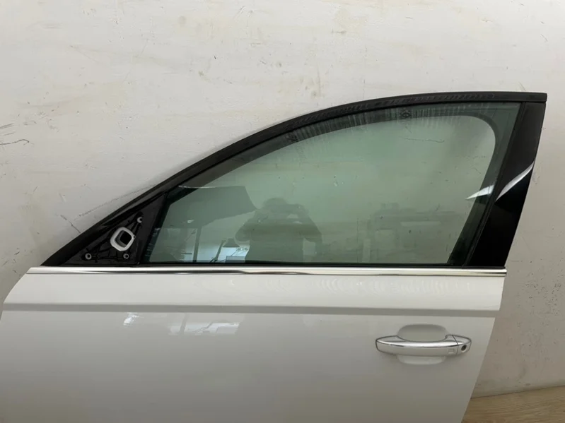 Молдинг двери верхний Audi A6 2011-2018 4G