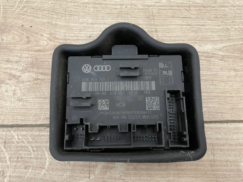 Блок управления двери Audi A6 2011-2018 4G