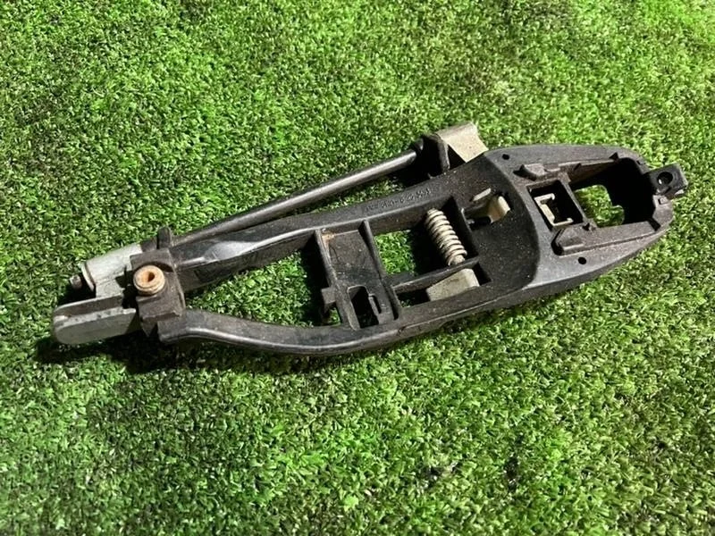 Кронштейн ручки BMW E46