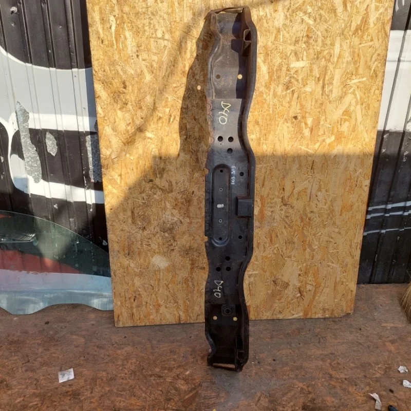 Усилитель бампера BMW E63