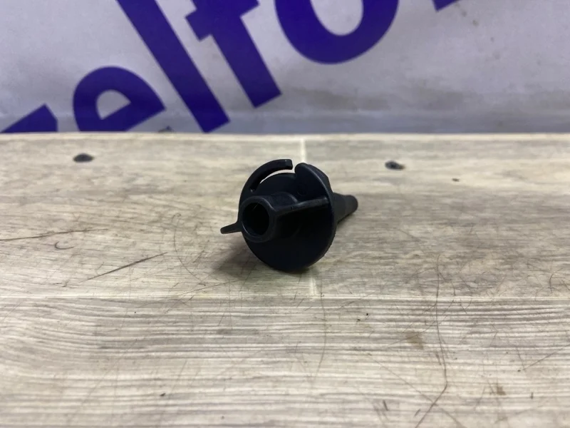 Кронштейн крепления радиатора FORD S-Max 2013г