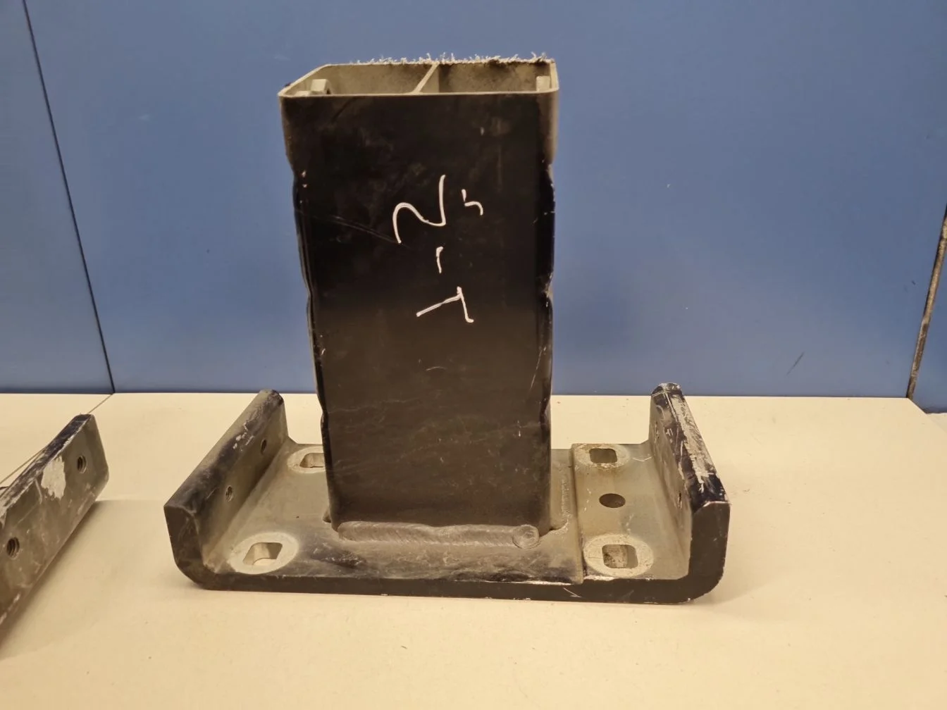 Кронштейн усилителя переднего бампера для Land Rover Range Rover Sport 2013-