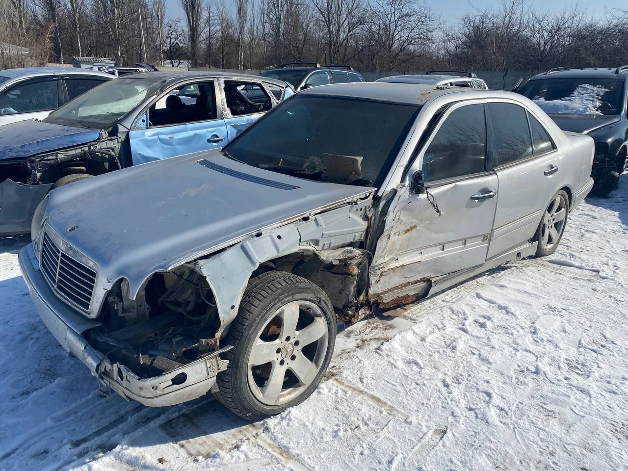 Продажа Mercedes-Benz E class 3.2 (220Hp) (104.995) RWD AT по запчастям