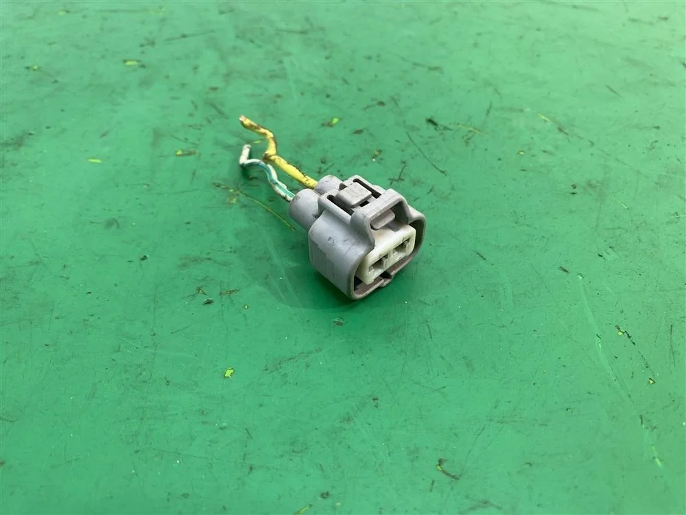 Фишка насоса омывателя фар