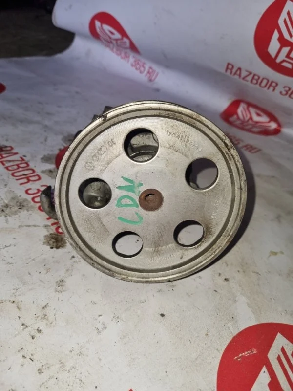 Насос гидроусилителя руля Audi A4 2009 B8