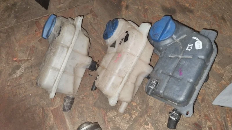 Бачок расширительный Audi A4 2006 8EC