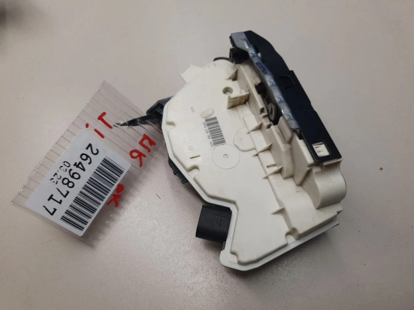 Замок двери передней правой для Volkswagen Tiguan 2007-2016