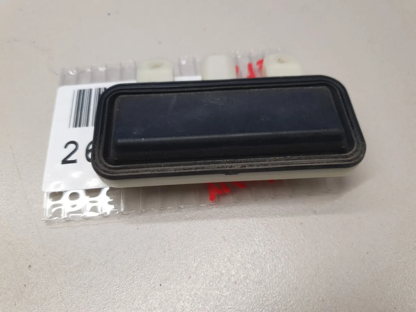 Кнопка открывания багажника для Mercedes CLS-klasse W218 2010-2017