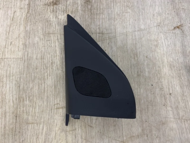 МОЛДИНГ ЗЕРКАЛА ТРЕУГОЛЬНЫЙ Mitsubishi Outlander Xl 2007 2008 2009 2010 2011 2012 7221A081 CW 4B10, левый