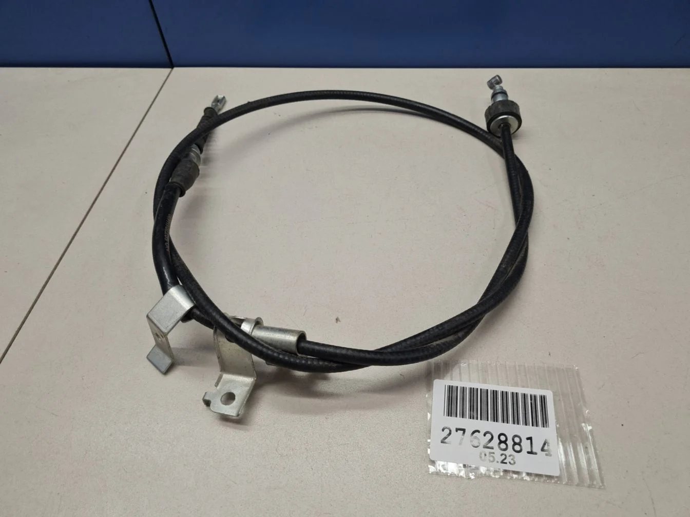 Трос стояночного тормоза правый для KIA Ceed 2007-2012