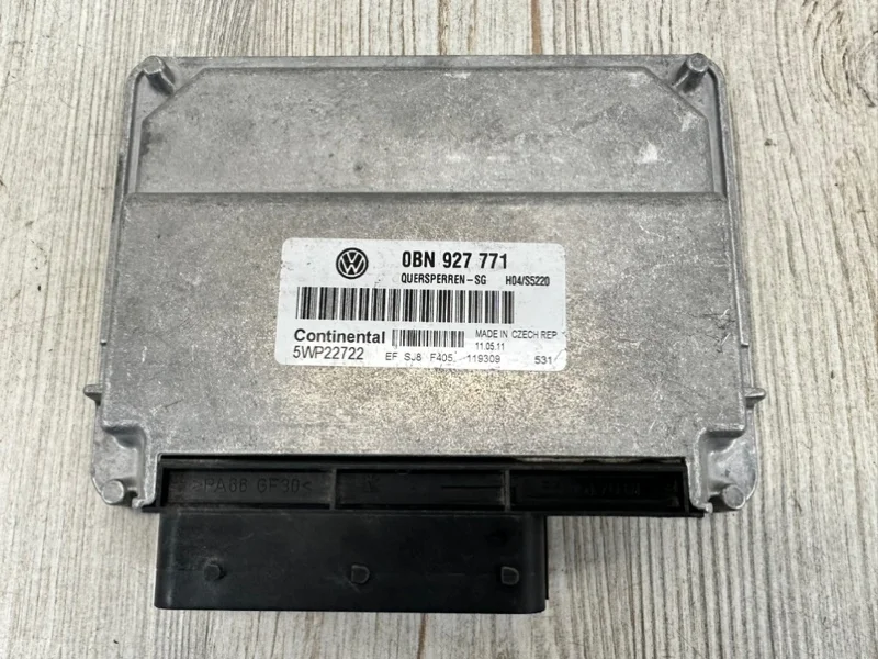 Блок управления блокировки межколёсного дифференциала VW Touareg 2 2010-2018 7P