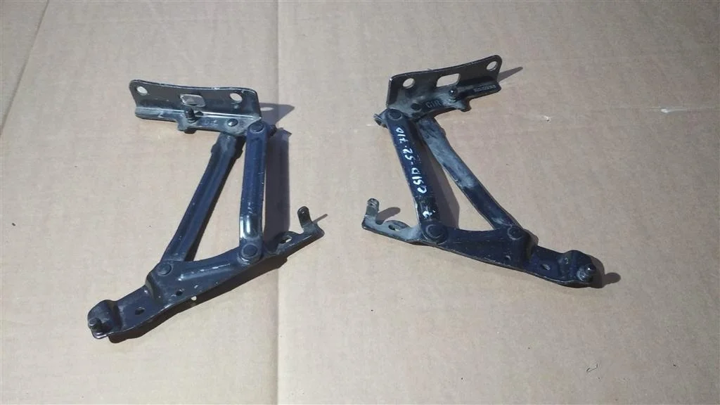 Б.у. петля багажника (2шт) MAZDA MAZDA 6 GH MAZDA MAZDA 6 GH