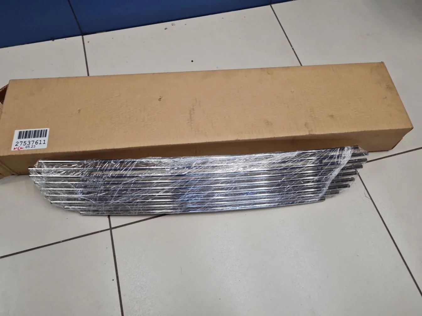 Решётка в бампер центральная для Hyundai Solaris 2010-2017