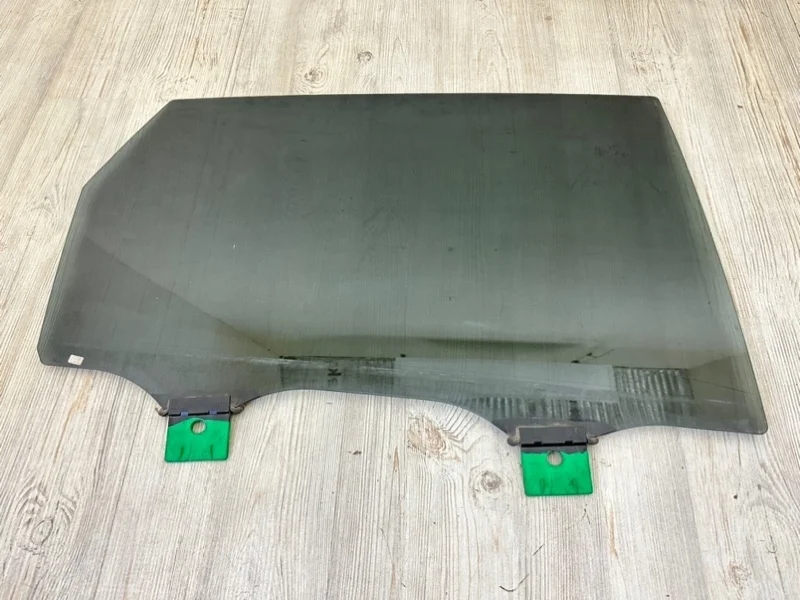 Стекло двери Audi Q7 2015- 4M