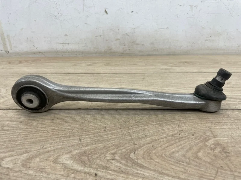 Рычаг подвески верхний Audi A8 2010-2017 D4