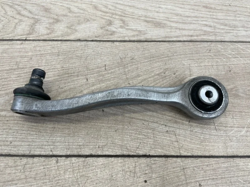 Рычаг подвески верхний Audi A8 2010-2017 D4
