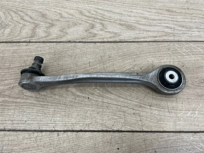 Рычаг подвески верхний Audi A8 2010-2017 D4