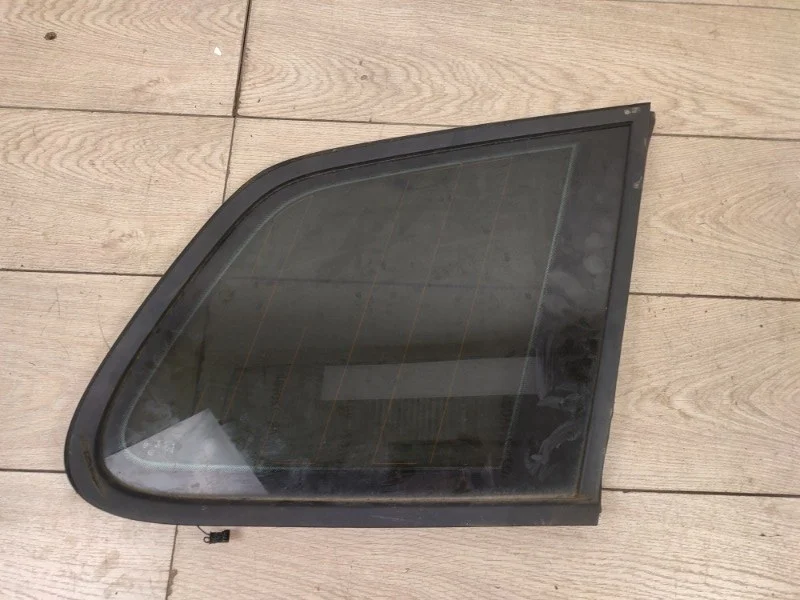 Стекло боковое VW Touareg 2 2010-2018 7P