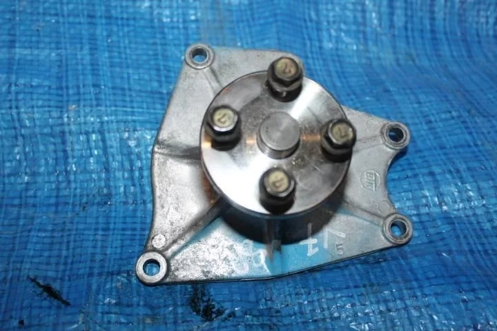 Б.у. помпа MITSUBISHI PAJERO V78W MITSUBISHI PAJERO V78W