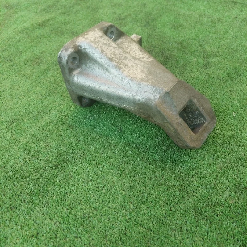 Кронштейн двигателя BMW 550iX F10