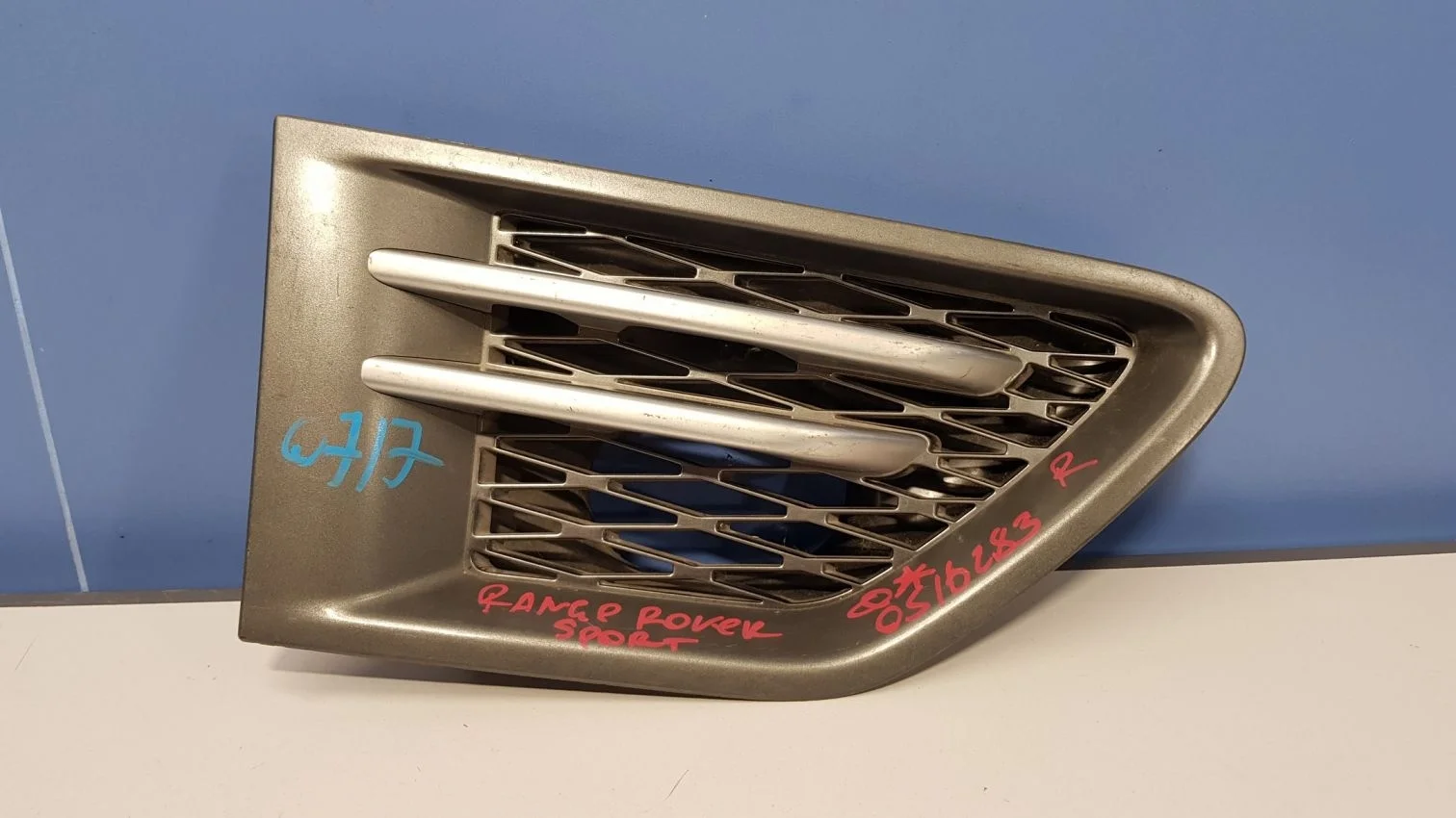 Накладка переднего правого крыла для Land Rover Range Rover Sport 2005-2012