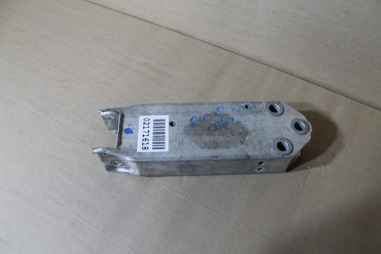 Кронштейн усилителя переднего бампера правый для BMW 7 F01 F02 2008-2015