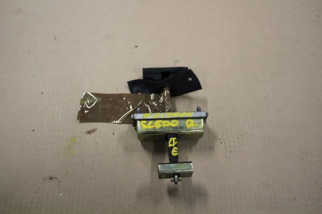 Ограничитель двери передней для Mercedes SL-klasse R230 2001-2012