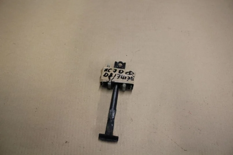 Ограничитель двери задней левой для Volvo XC70 Cross Country 2007-2016