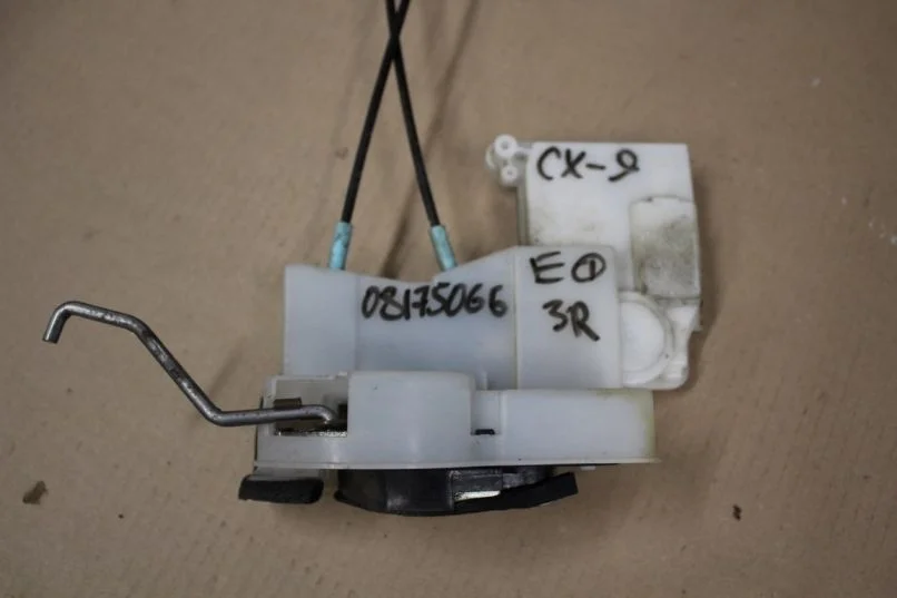 Замок двери задней правой для Mazda CX-9 2007-2016