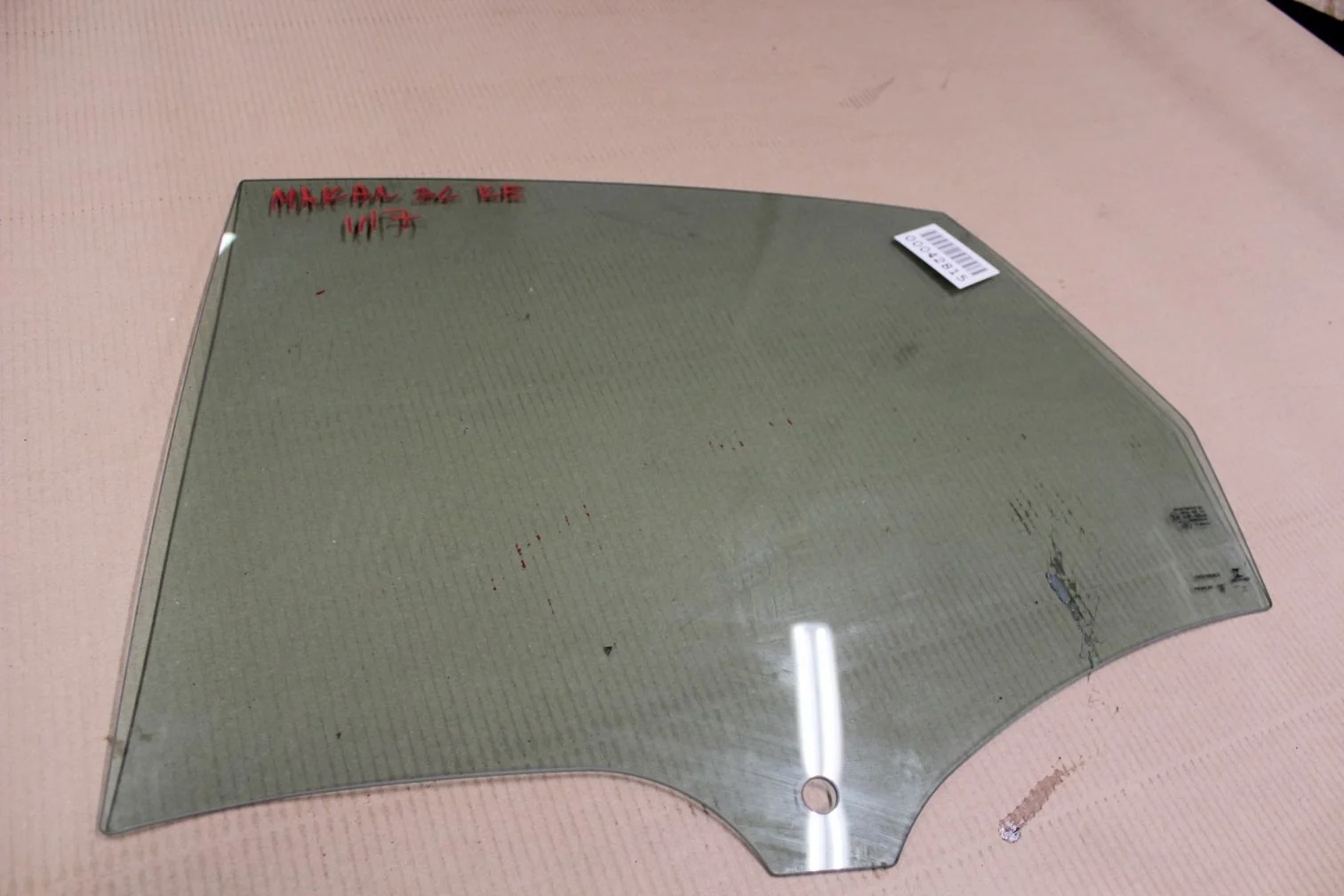 Стекло двери задней левой для Porsche Macan 2013-