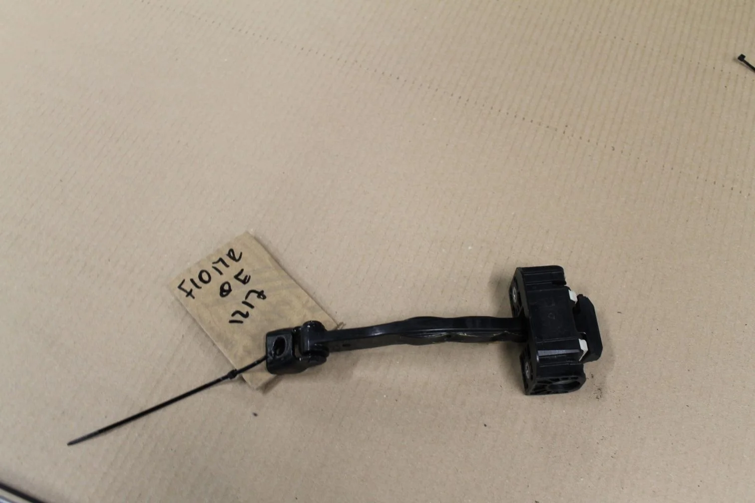 Ограничитель двери передней правой для BMW 5 F10 2009-2017