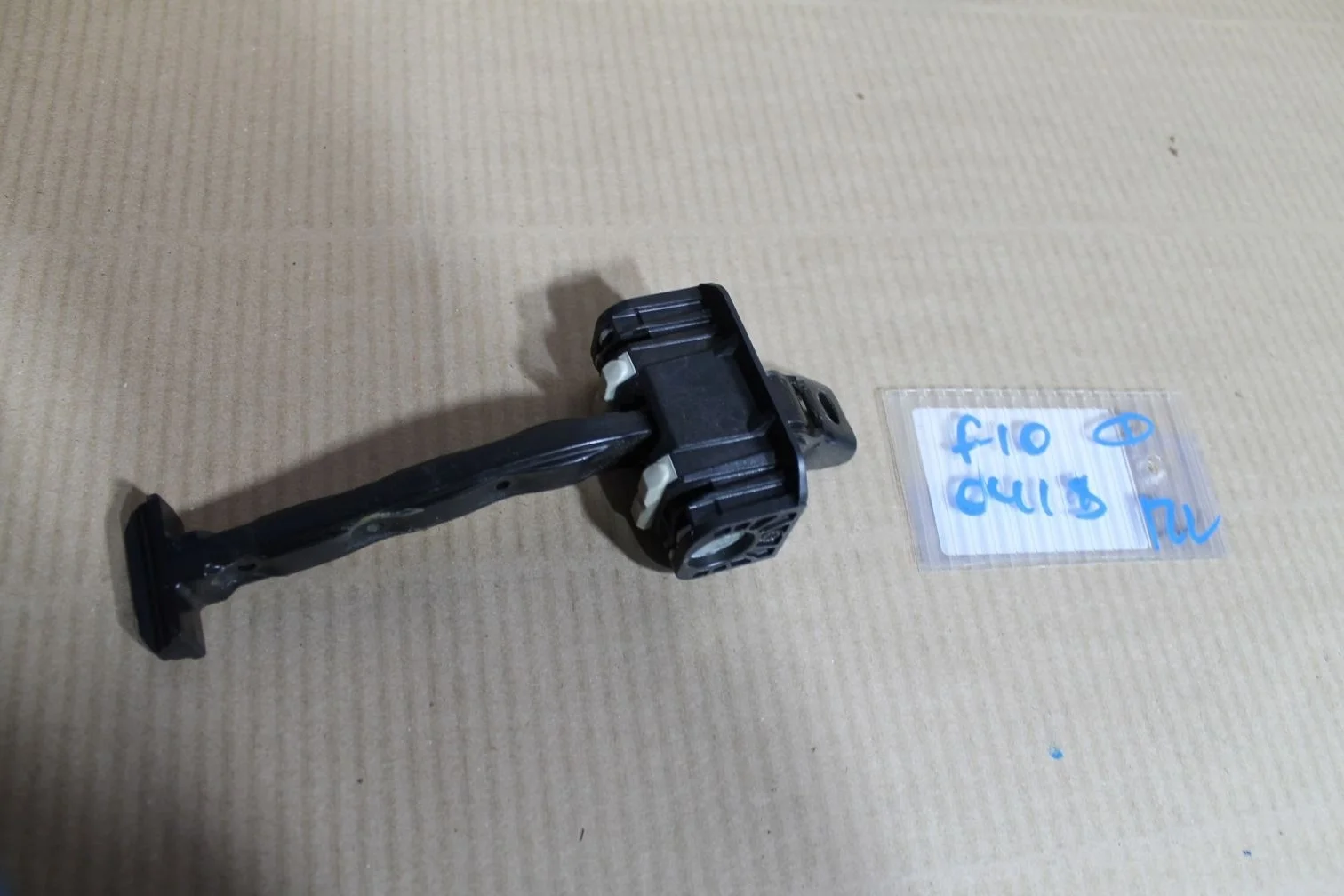 Ограничитель двери передней для BMW 5 F10 2009-2017