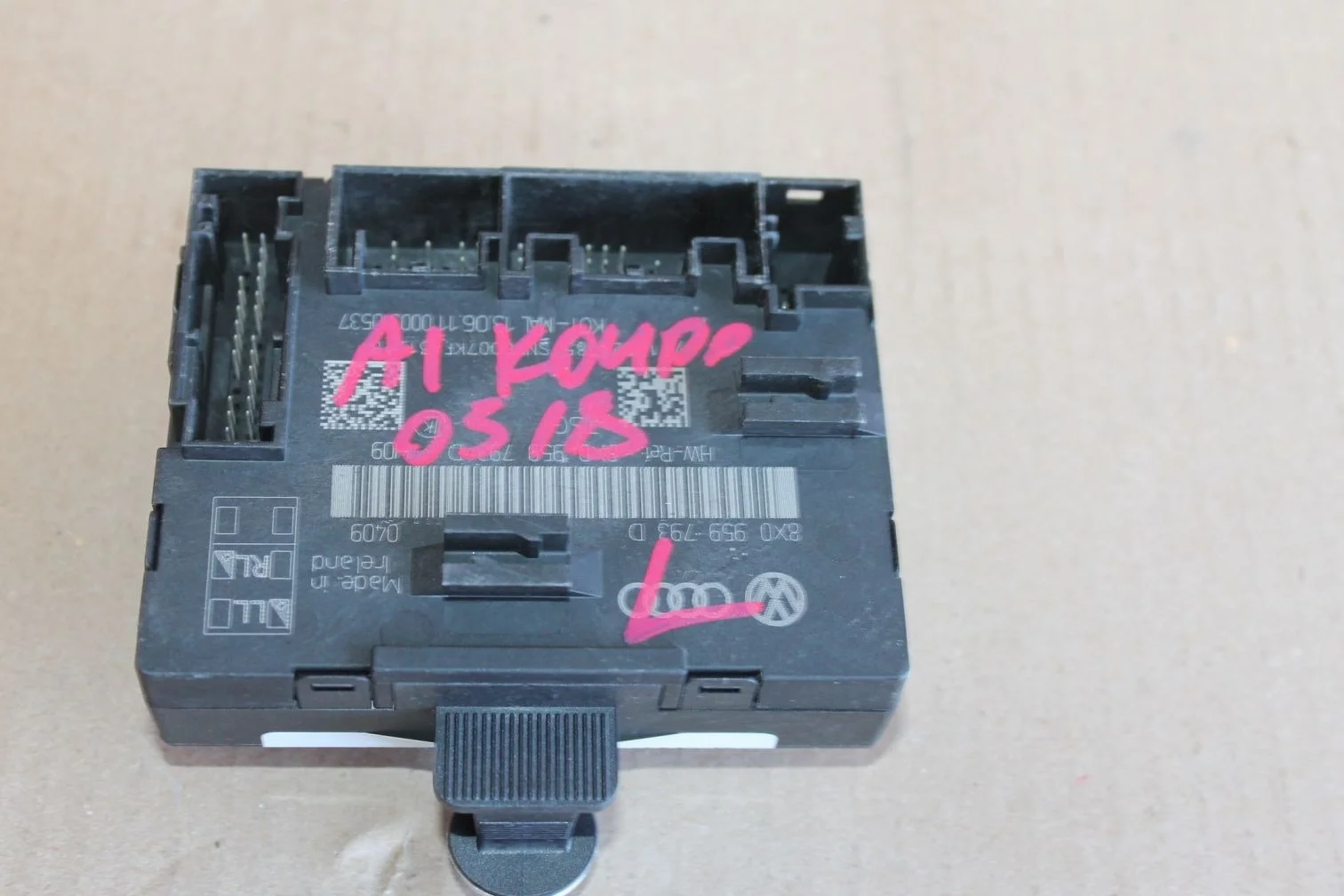 Блок комфорта передней левой двери для Audi A1 8X 2010-2018