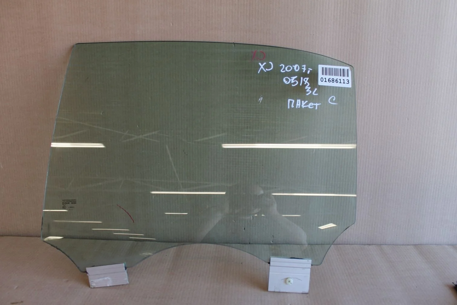 Стекло двери задней левой для Jaguar XJ X350 X358 2003-2009