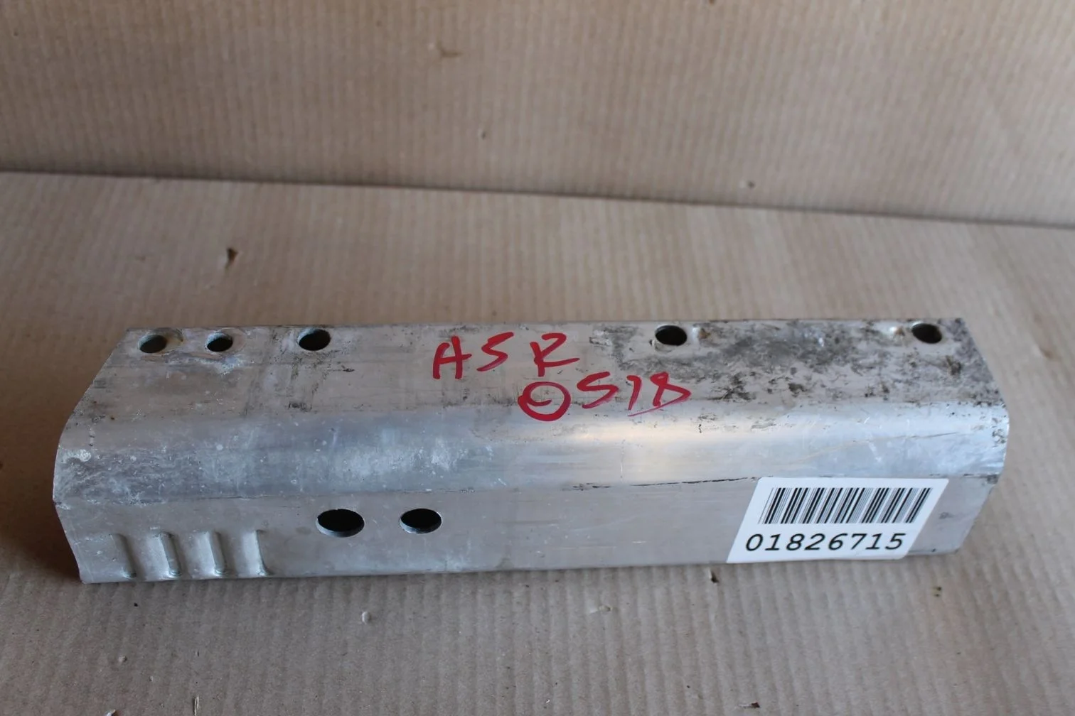 Кронштейн усилителя заднего бампера правый для Audi A4 B8 2007-2015