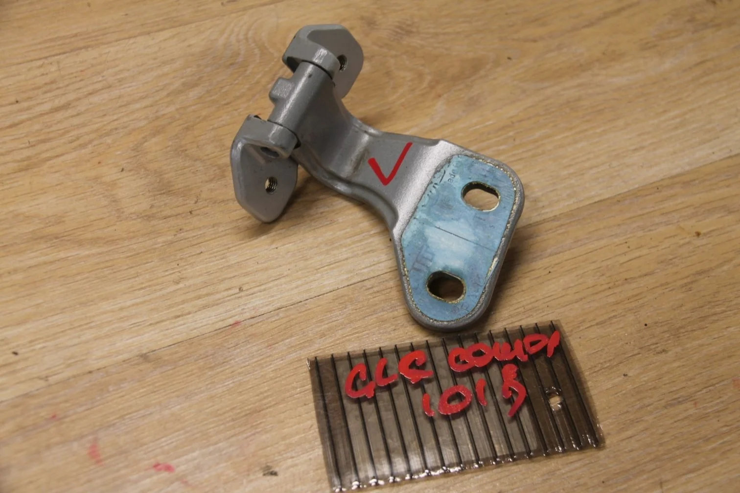 Петля двери багажника левая для Mercedes GLC-klasse C253 Coupe 2016-